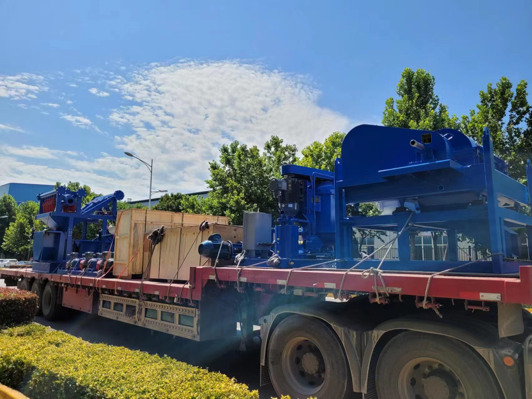 哈薩克斯坦7000米罐面固控設(shè)備項(xiàng)目