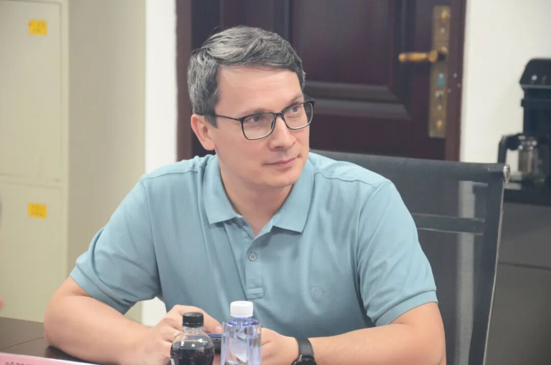 奔薩州副州長(zhǎng) 哈基莫夫·阿爾馬茲 奔薩州副州長(zhǎng) 哈基莫夫·阿爾馬茲